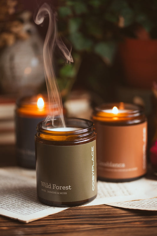 What’s in Our Wax? Wondering what’s in your candles? COSYPLACE uses pure 100% soy wax—a clean-burning soy wax that is GMO-free. Learn why it’s better for you and the planet.